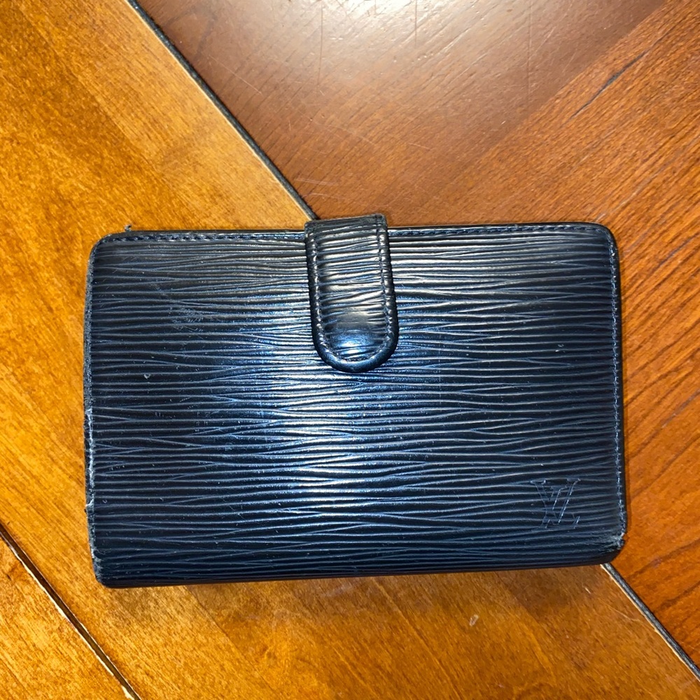 Louis Vuitton Epi Leather Lock Kiss wallet